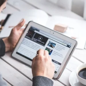 Dependența de tehnologie: Cum afectează sănătatea mintală și fizică