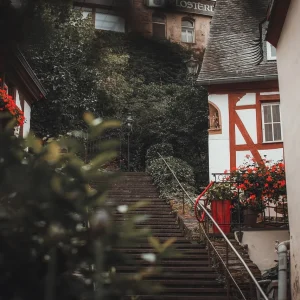 De ce să vizitezi orașele mici? Farmecul locurilor mai puțin turistice